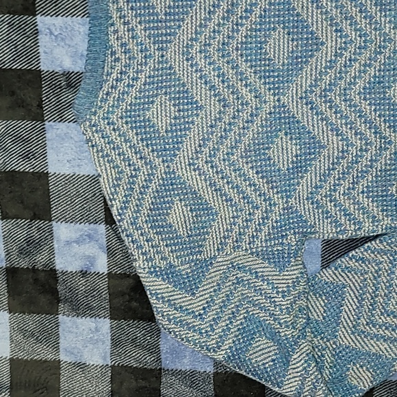 Vintage. Made in USA. CC SPORT. 💯 Acrylic. Crewneck sweater.  Women's Medium - Picture 13 of 15